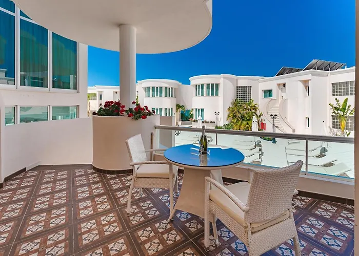 Ξενοδοχείο Flamingo Boutique 4*