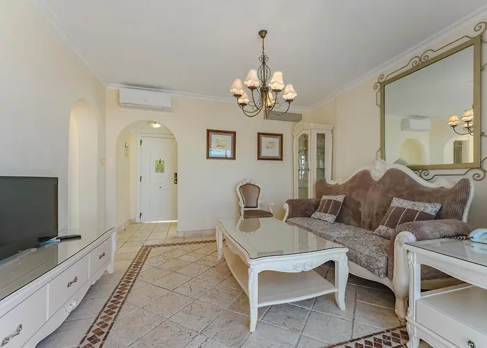 Ξενοδοχείο Flamingo Boutique 4*