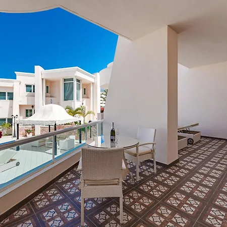 ホテル Flamingo Boutique アデヘ