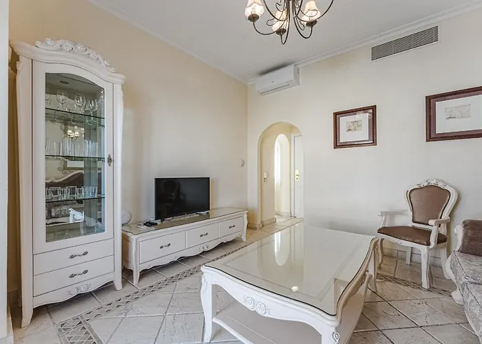 Flamingo Boutique 4*