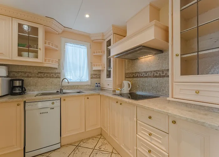 Flamingo Boutique 4*