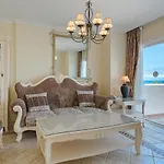 Flamingo Boutique 4*