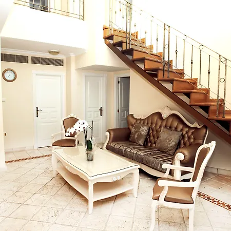 Flamingo Boutique Адехе