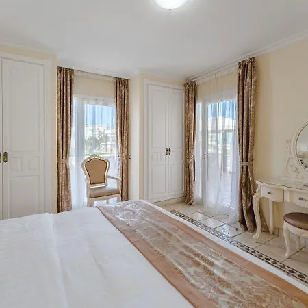 Flamingo Boutique 4* Адехе