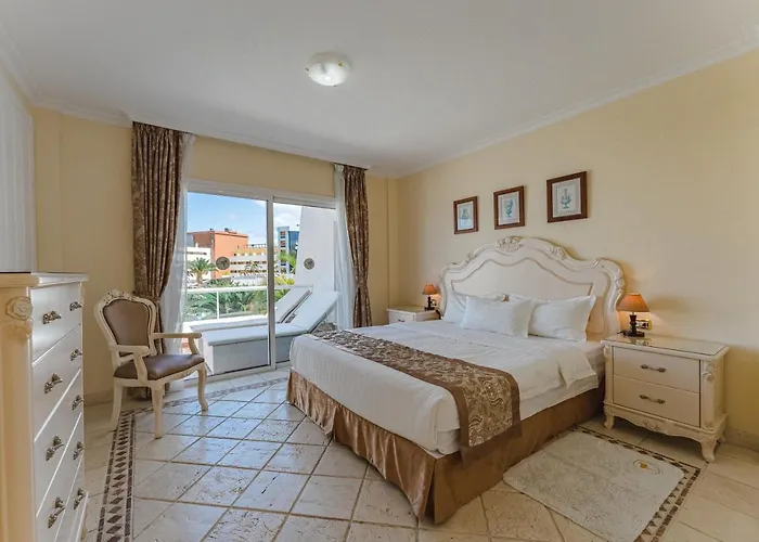 Flamingo Boutique 4*