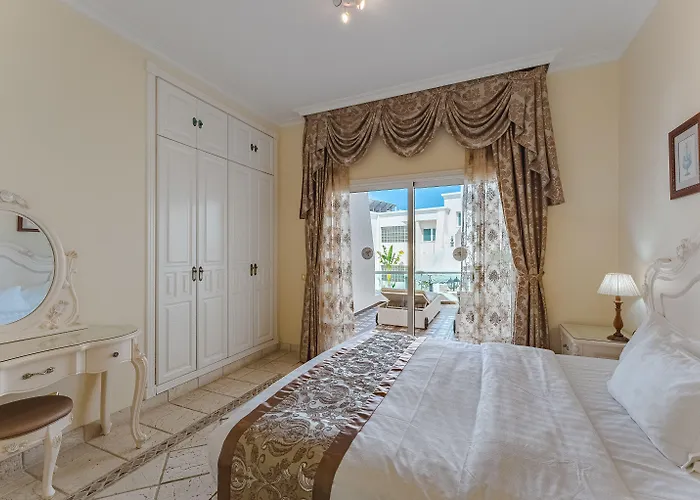 Отель Flamingo Boutique 4*