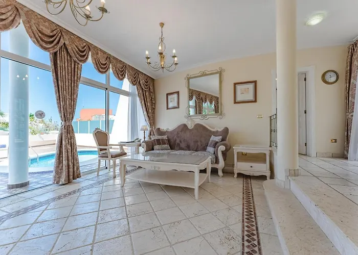 Flamingo Boutique 4* אדחה