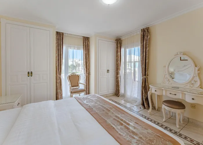 Flamingo Boutique 4* אדחה